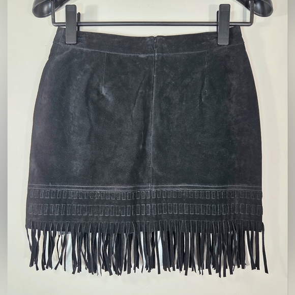 NEW BLANK NYC LEATHER SUEDE FRINGE MINI SKIRT. - Picture 3 of 6